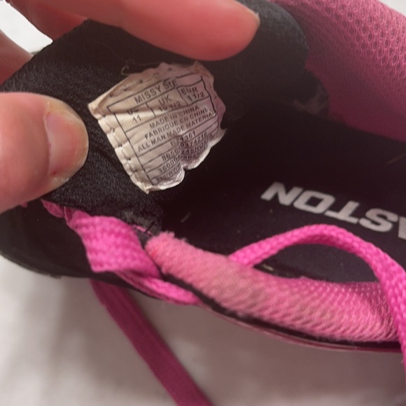 Baseball/ soccer shoes - Picture 3 of 5